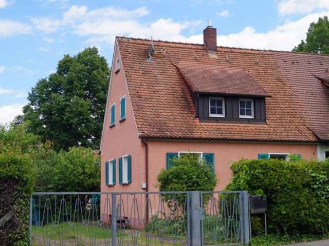 Haus zum Kaufen in Roßtal 395.000,00 EUR 96 m²