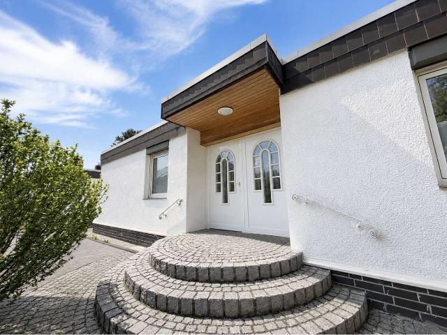Haus zum Kaufen in Rösrath 660.000,00 EUR 203.17 m²
