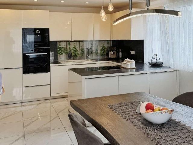 Haus zum Kaufen in Rösrath 849.000,00 EUR 270 m²