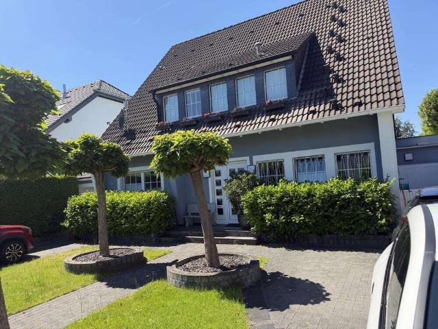 Haus zum Kaufen in Ratingen 849.000,00 EUR 215.89 m²