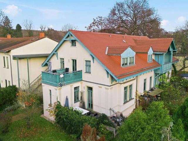 Haus zum Kaufen in Radebeul 465.000,00 EUR 136.35 m²