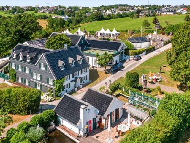 Haus zum Kaufen in Radevormwald 3.480.000,00 EUR 348.05 m²