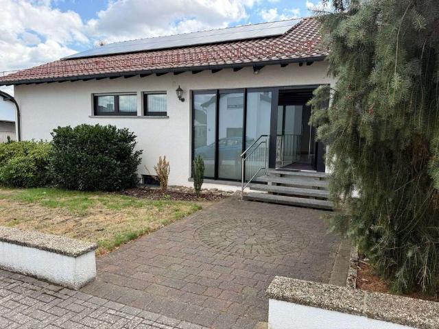 Haus zum Kaufen in Ramstein Miesenbach 590.000,00 EUR 260 m²