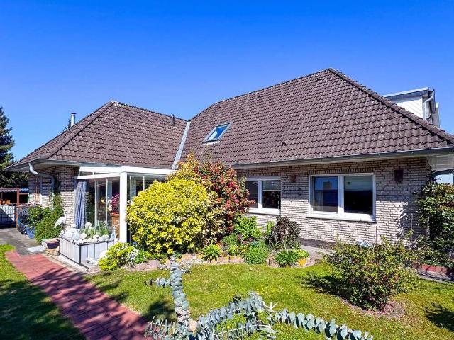 Haus zum Kaufen in Rastede 449.000,00 EUR 205.8 m²