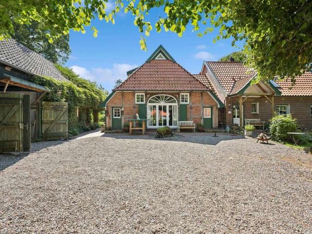 Haus zum Kaufen in Rastede 949.000,00 EUR 320 m²