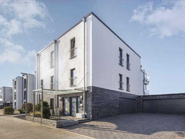 Haus zum Kaufen in Rastede Barghorn 935.000,00 EUR 250 m²