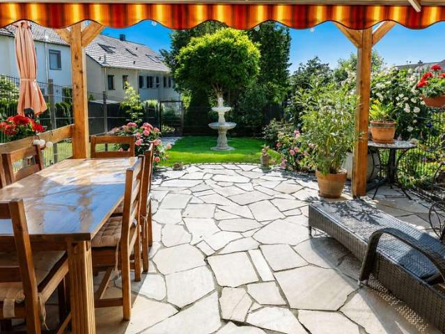 Haus zum Kaufen in Reutlingen 349.000,00 EUR 103.66 m²