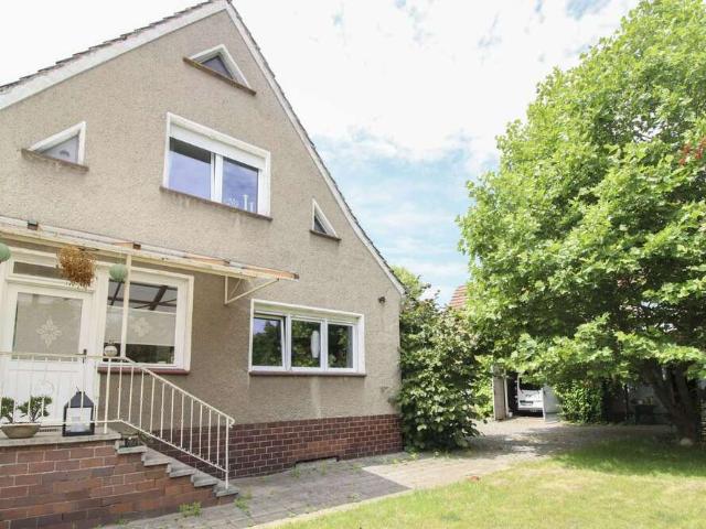 Haus zum Kaufen in Rehfelde 495.000,00 EUR 145.86 m²