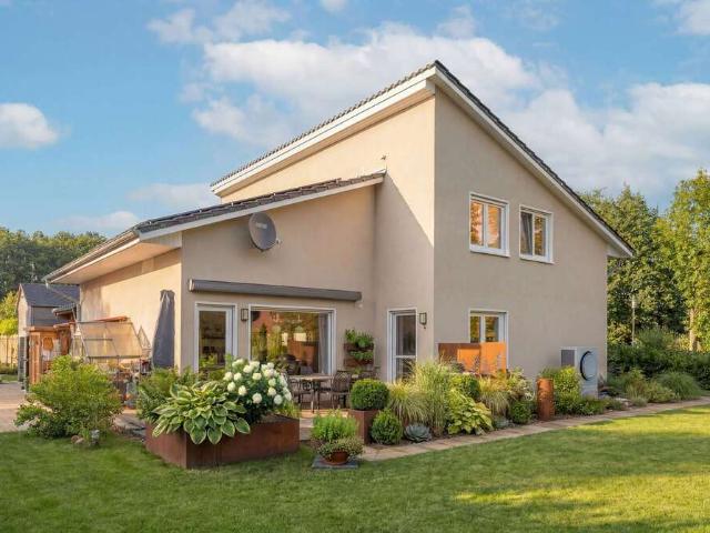 Haus zum Kaufen in Rehfelde 650.000,00 EUR 189.52 m²