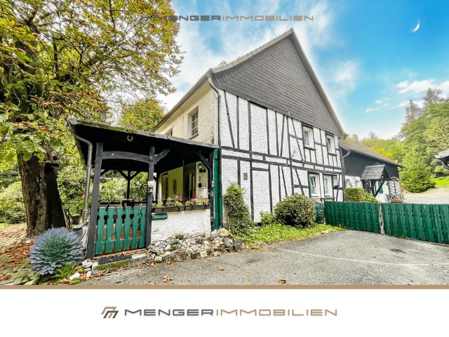 Haus zum Kaufen in Reichshof 260.000,00 EUR 243 m²
