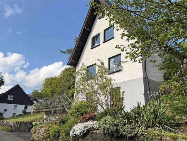 Haus zum Kaufen in Reichshof 330.000,00 EUR 118 m²