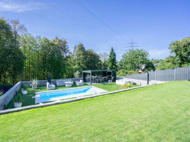 Haus zum Kaufen in Remscheid 1.100.000,00 EUR 231.06 m²