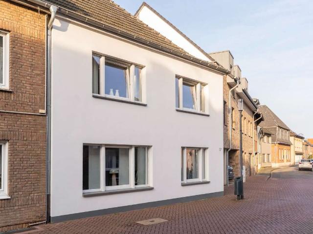 Haus zum Kaufen in Rhede 280.000,00 EUR 145.59 m²