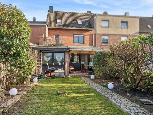 Haus zum Kaufen in Rheindahlen 280.000,00 EUR 140 m²