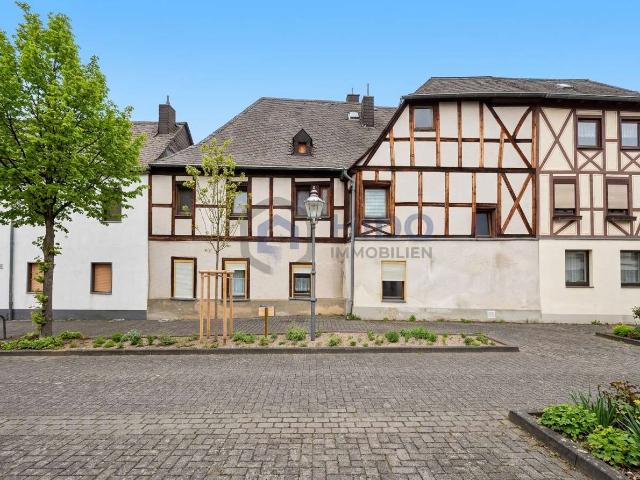 Haus zum Kaufen in Rhens 399.900,00 EUR 259.5 m²