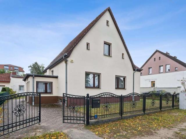 Haus zum Kaufen in Rüdersdorf bei Berlin 299.000,00 EUR 140.86 m²