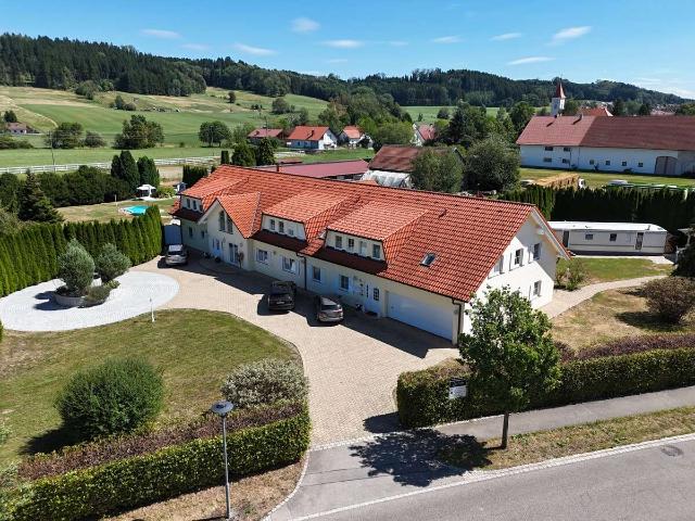 Haus zum Kaufen in Wolfertschwenden Niederdorf 2.450.000,00 EUR 627 m²