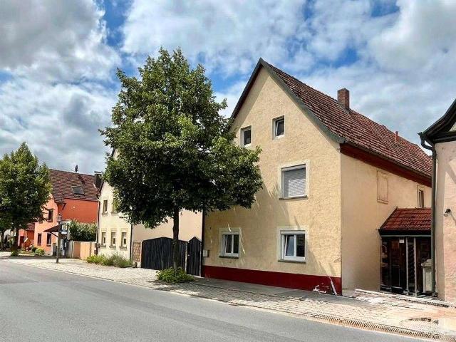 Haus zum Kaufen in Wonfurt 298.000,00 EUR 257.6 m²