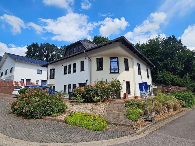 Haus zum Kaufen in Wadgassen 595.000,00 EUR 244 m²