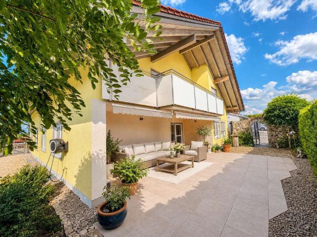 Haus zum Kaufen in Waldburg 1.350.000,00 EUR 235 m²