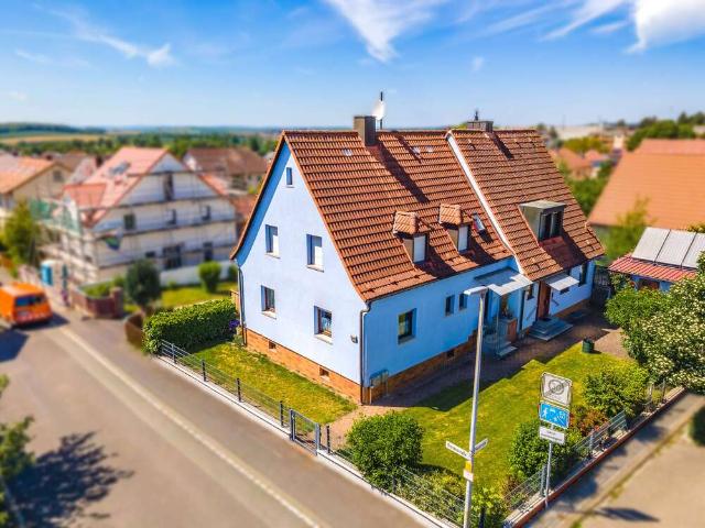 Haus zum Kaufen in Waldbüttelbrunn 479.000,00 EUR 189 m²