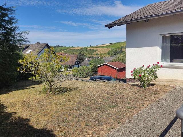 Haus zum Kaufen in Waldböckelheim 349.000,00 EUR 200 m²