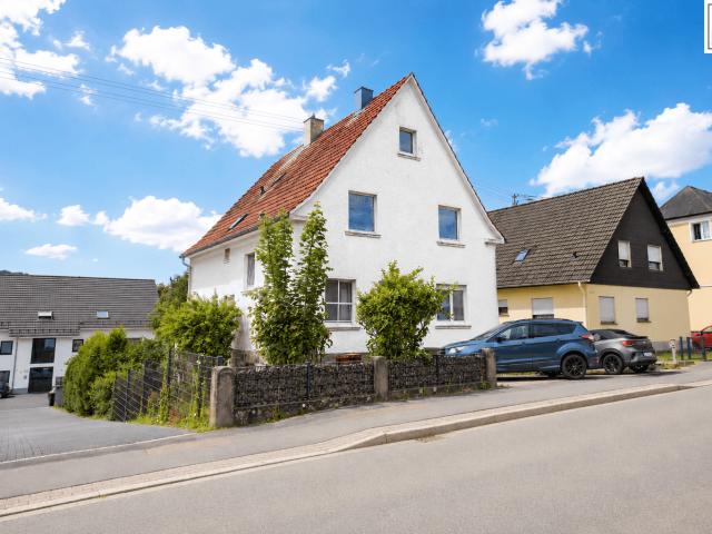Haus zum Kaufen in Waldbröl 379.000,00 EUR 175 m²