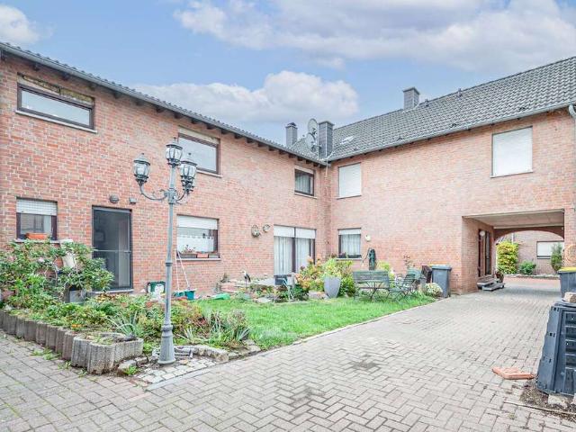 Haus zum Kaufen in Waldfeucht 399.000,00 EUR 403.19 m²