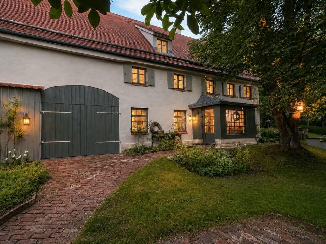Haus zum Kaufen in Walkertshofen 1.850.000,00 EUR 534 m²