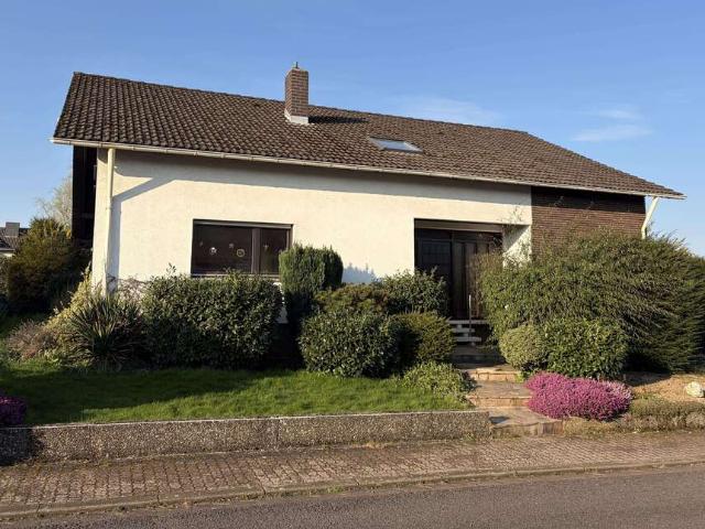 Haus zum Kaufen in Wallerfangen 280.000,00 EUR 220 m²