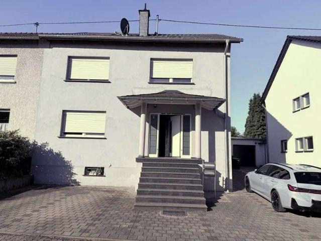 Haus zum Kaufen in Wallerfangen 400.000,00 EUR 185 m²
