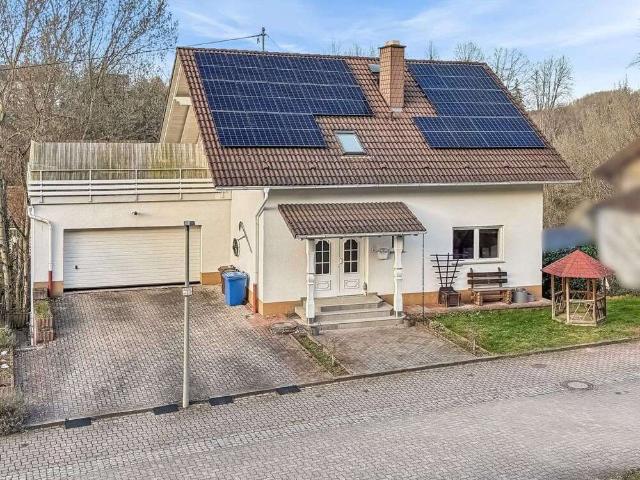 Haus zum Kaufen in Wallhalben 385.000,00 EUR 215 m²