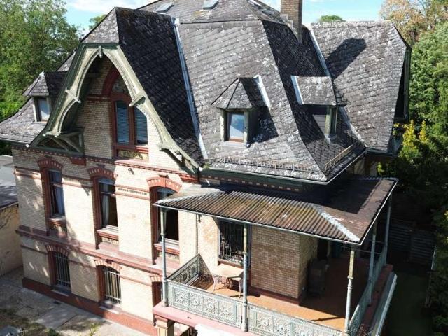 Haus zum Kaufen in Walluf 1.050.000,00 EUR 327.65 m²