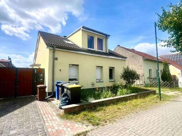 Haus zum Kaufen in Wandlitz Klosterfelde 299.000,00 EUR 145 m²