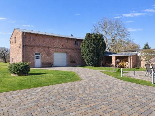 Haus zum Kaufen in Wandlitz OT Klosterfelde 729.000,00 EUR 195 m²