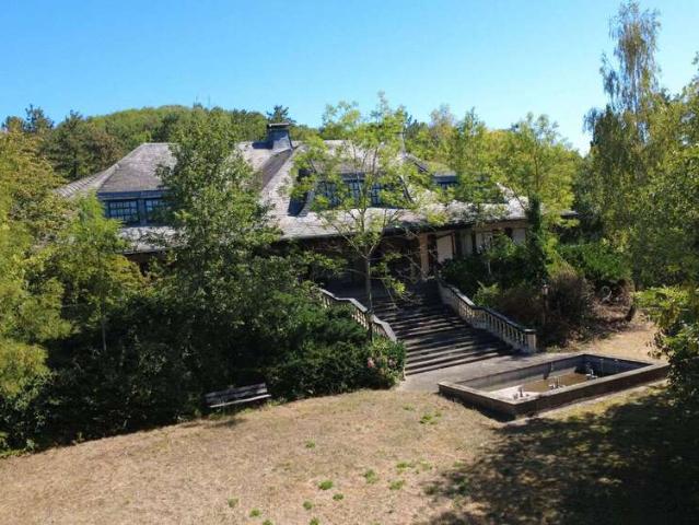 Haus zum Kaufen in Warburg Scherfede 949.000,00 EUR 600 m²