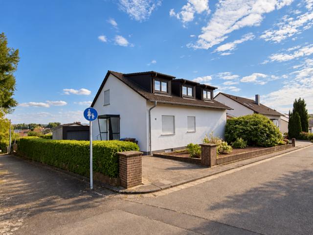 Haus zum Kaufen in Weilerbach 379.000,00 EUR 153.16 m²