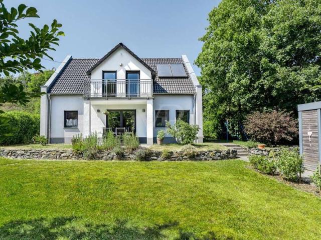 Haus zum Kaufen in Weilrod 630.000,00 EUR 146.78 m²