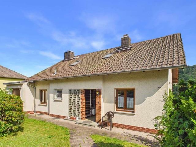 Haus zum Kaufen in Weilrod 297.000,00 EUR 145 m²