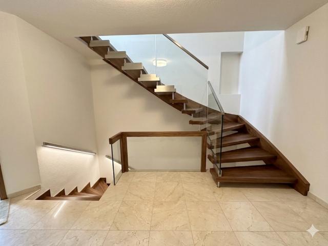 Haus zum Kaufen in Weinstadt 490.600,00 EUR 141.78 m²