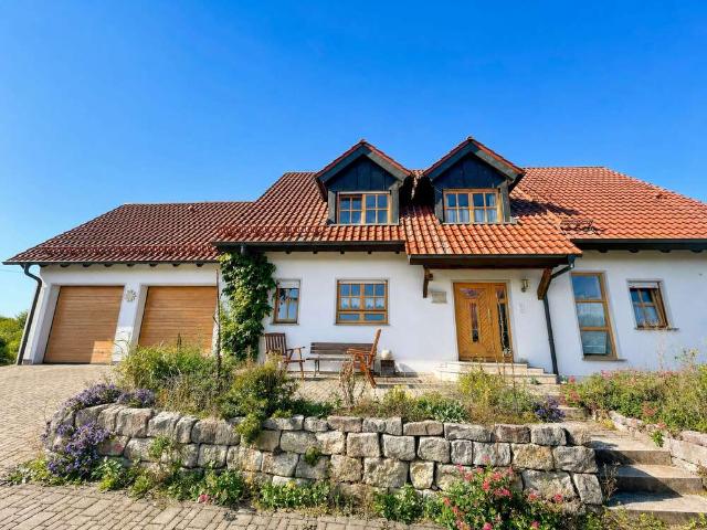 Haus zum Kaufen in Weisbrunn 420.000,00 EUR 185 m²