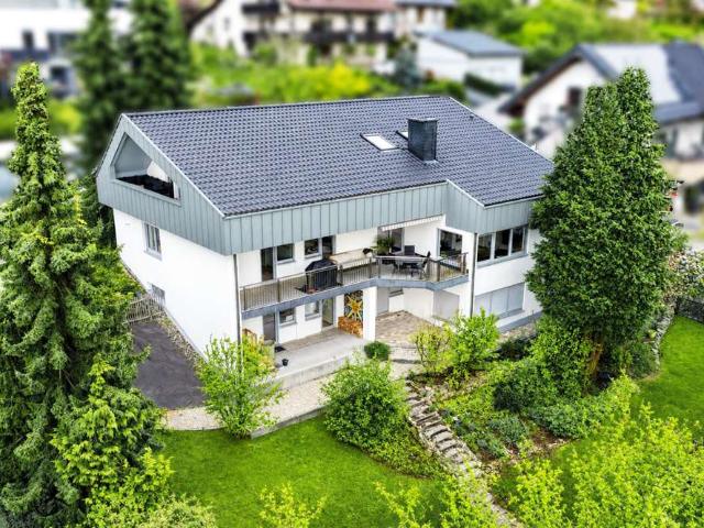 Haus zum Kaufen in Weitramsdorf 669.990,00 EUR 318 m²