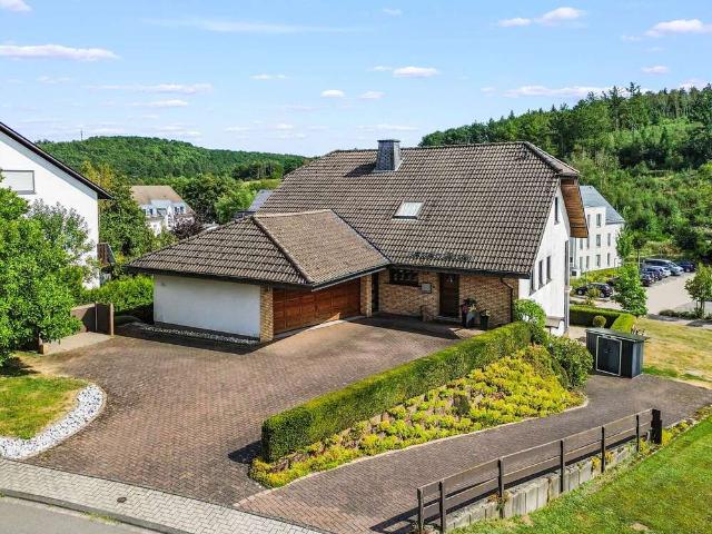 Haus zum Kaufen in Wenden 399.500,00 EUR 240 m²
