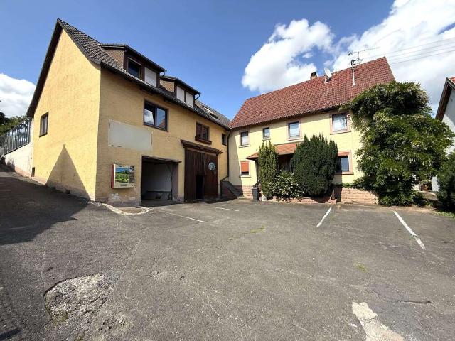 Haus zum Kaufen in Wertheim 279.000,00 EUR 227 m²