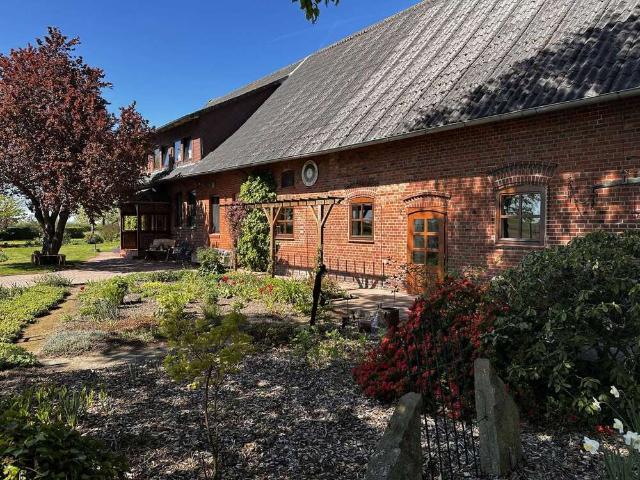 Haus zum Kaufen in Wiedensahl 389.000,00 EUR 242 m²