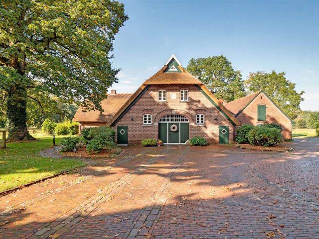 Haus zum Kaufen in Wiefelstede 1.390.000,00 EUR 401 m²