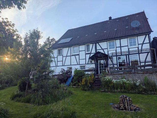 Haus zum Kaufen in Wiehl 349.000,00 EUR 191 m²