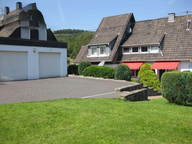 Haus zum Kaufen in Wiehl 439.000,00 EUR 212 m²