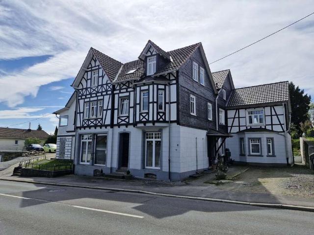 Haus zum Kaufen in Wiehl Drabenderhöhe 539.000,00 EUR 349.48 m²