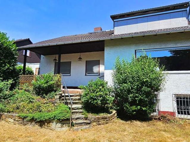 Haus zum Kaufen in Wiesbaden Medenbach 750.000,00 EUR 243 m²